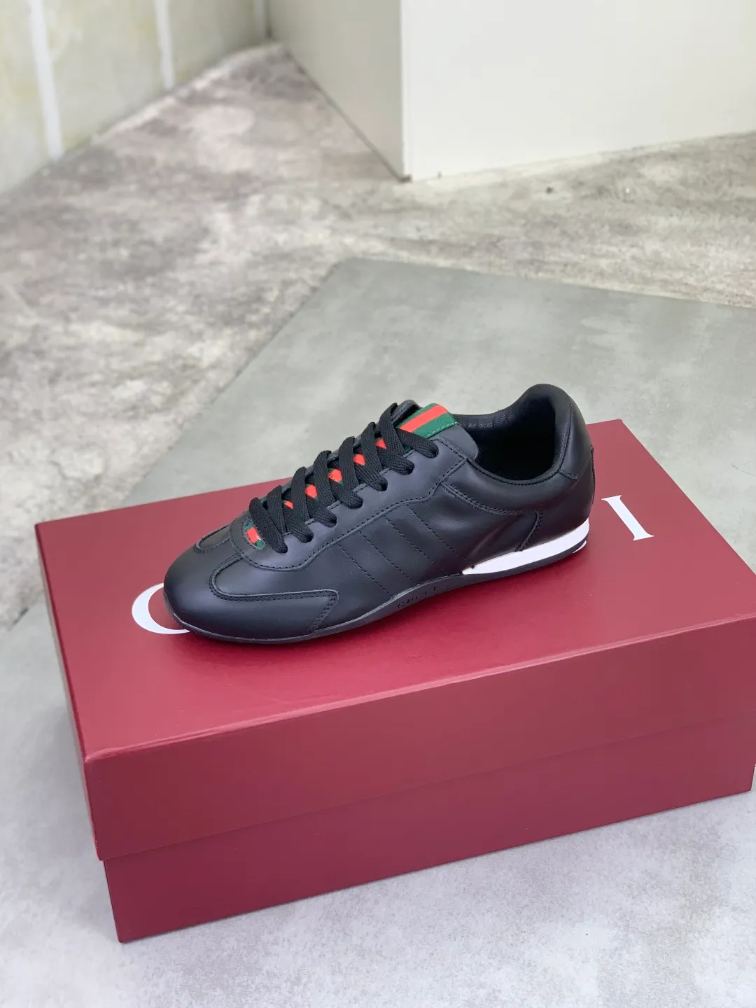 Men's shoes 💰P542 💰[New model] 🆘 The latest model from Gucci's official website 🎁Classic casual and fashionable men's shoes 👟Breaking hot model 💥The style is simple and elegant, exclusive for trendy men. Unique official website's latest brand elements 👑Gucci original decoration, fashionable and generous, the fabric is made of original soft calfskin➕Comfortable soft pigskin lining ✅The official website specifies wear-resistant rubber outsole_full of elasticity, classic model taken in real life🎬Color: 5️⃣colors available😍Number: 35-44